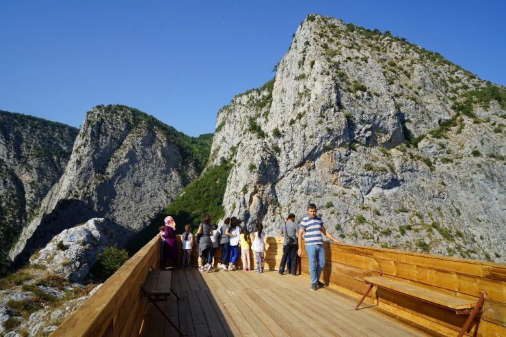 Valla Kanyonu maceraperest doğaseverleri bekliyor