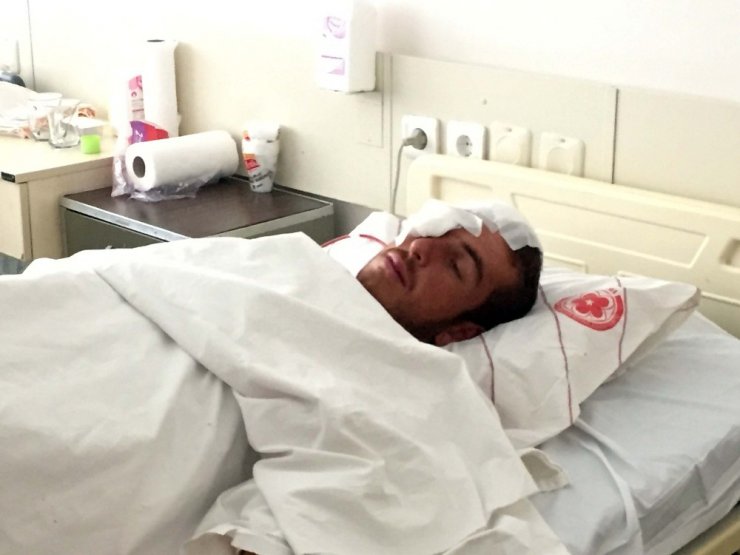 Gözüne saplanan çivi 5 saatlik operasyonla çıkarıldı