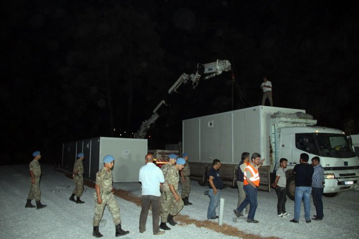 Yangınzedeler için konteynerler kurulmaya başlandı
