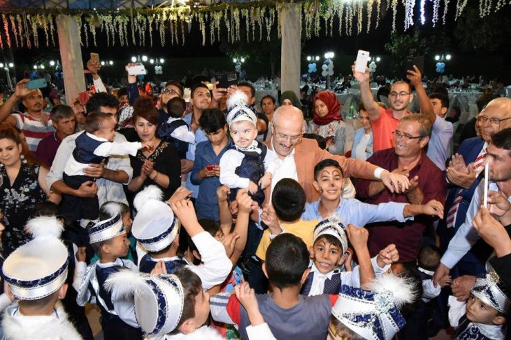 Altıeylül Belediyesi’nden toplu sünnet şöleni