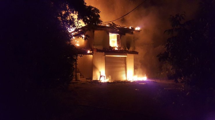 Manavgat’ta ev yangını