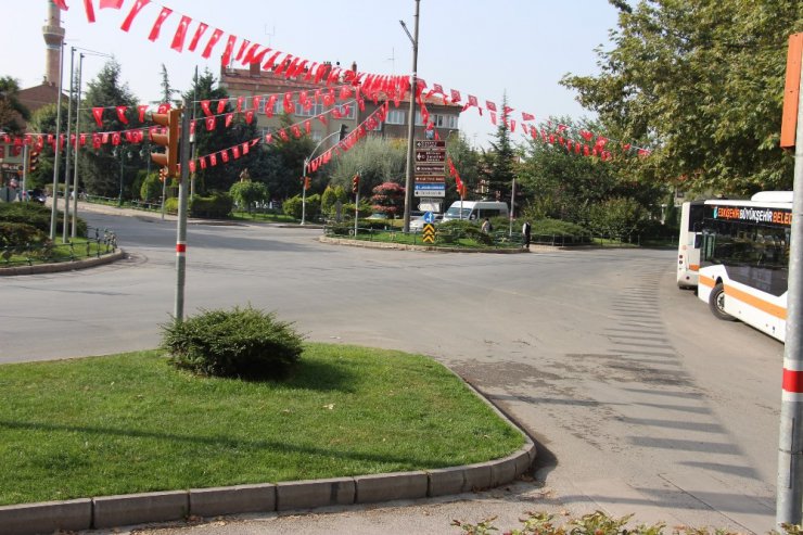 Eskişehir, Başbakan için bayraklarla süslendi