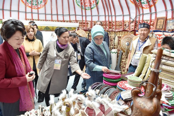 Emine Erdoğan’ın Etnik köyü ziyareti