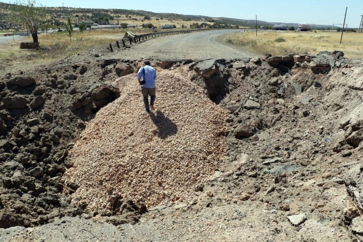 Karakola bomba yüklü minibüsle intihar saldırısı yapıldı