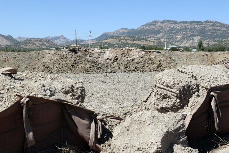 Karakola bomba yüklü minibüsle intihar saldırısı yapıldı