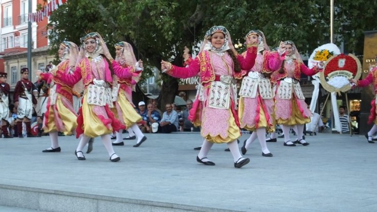 Burhaniye’de festival coşkusu