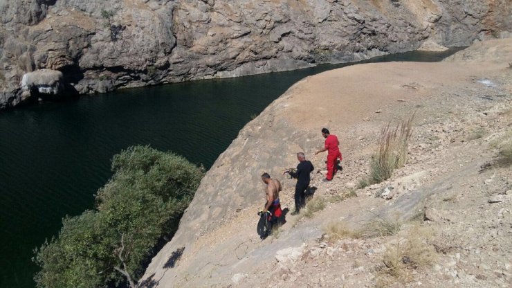 Pembelik Barajı’nda kaybolan şahsı arama çalışmaları sürüyor