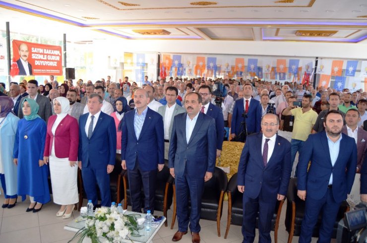 Bakan Soylu memleketi Trabzon’da partisinin ilçe kongresine ve cenazeye katıldı