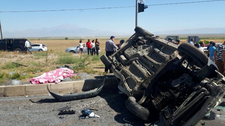 Kayseri-Niğde karayolunda trafik kazası: 1 ölü, 7 yaralı