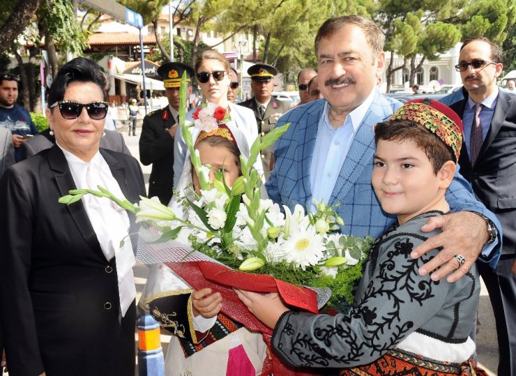 Bakanı Eroğlu: “Yangın kendiliğinden çıkmadı”