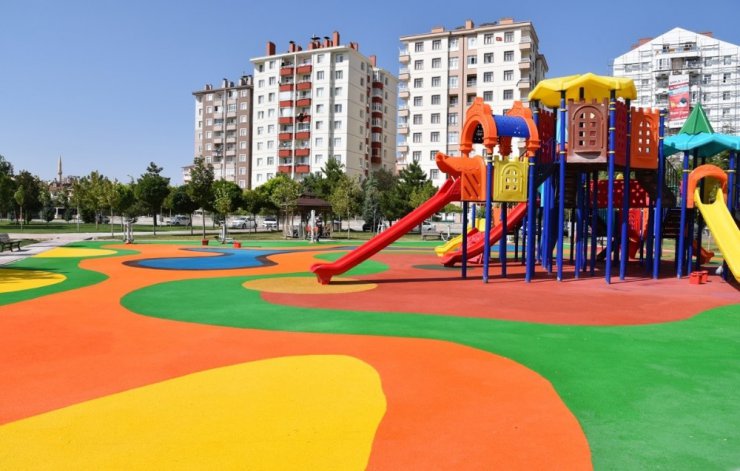 Selçuklu’da çocuk parkları renkleniyor