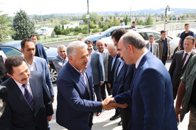 Bakan Ahmet Arslan valiliği ziyaret etti