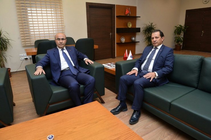 Adana Valisi Demirtaş, Yıldız’ı ziyaret etti