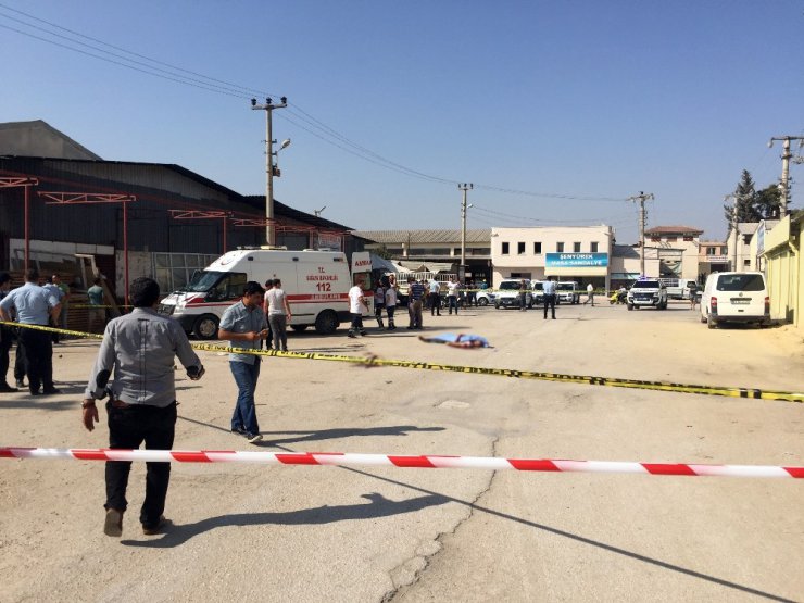Trafik polisi 9 bin lira alacağı için 3 akrabasını öldürdü