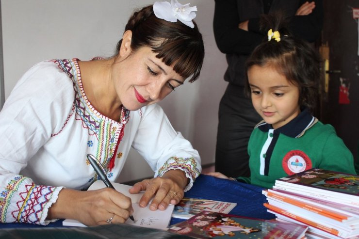 Alanya Belediyesi’nden çocuklara oyunculuk ve yazarlık kursu