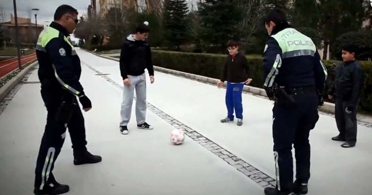 Bursa polisinden ’kurtuluş’ videosu