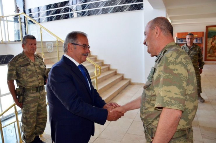 Gelibolu Belediye Başkanı Özacar’dan Korgeneral Aksakallı’ya ziyaret