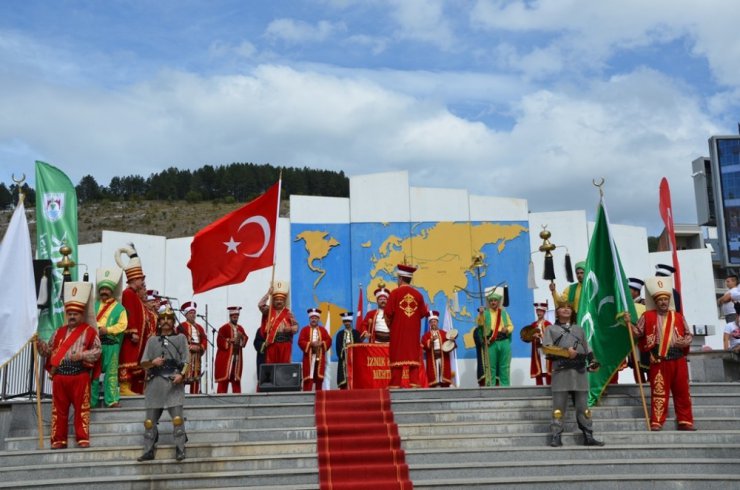 Tutinli çocuklar İznik Belediyesi ile erkekliğe ilk adımı attı