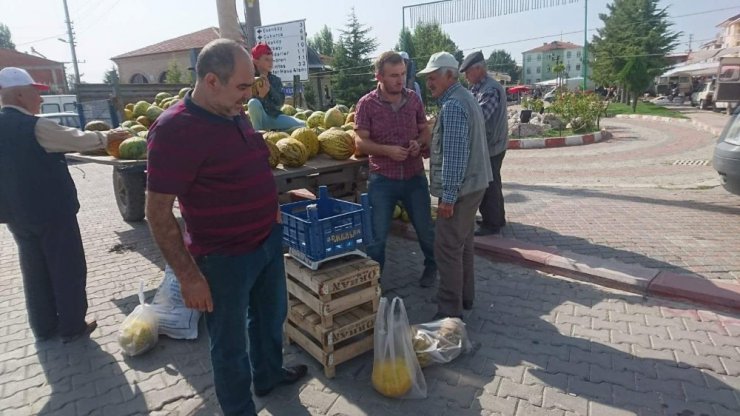 Bu köyün tamamı kavun yetiştiriyor