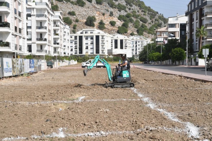 Konyaaltın’da yeşil band çalışması