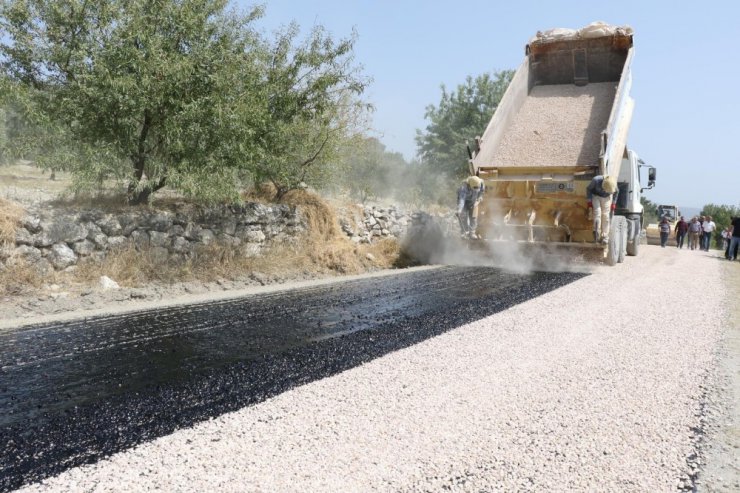 Demirci’de 25 kilometrelik yol asfalta kavuşuyor