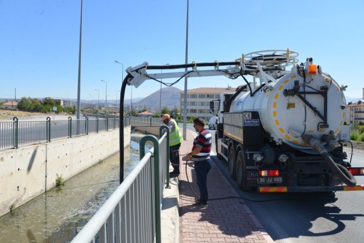 Taşkın su kanalları ile yağışlı günler kabul olmaktan çıktı