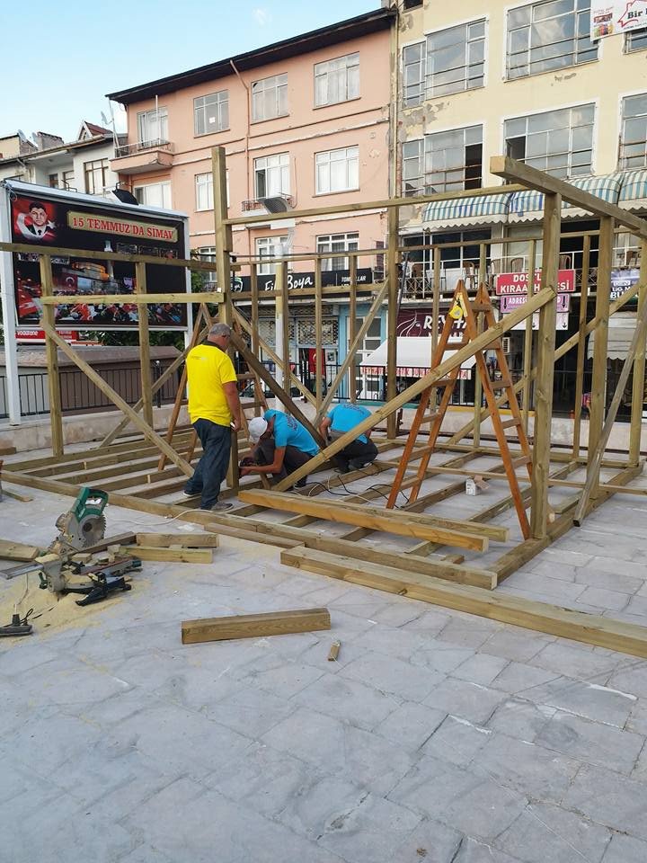 Simav’da ’hanımeli dükkanları’nın inşaatları başladı