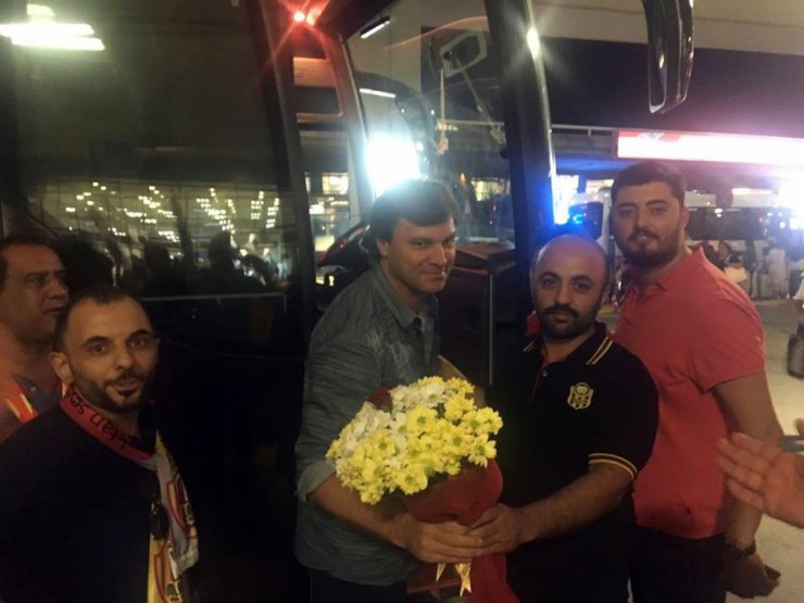 Evkur Yeni Malatyaspor’a İstanbul’da coşkulu karşılama