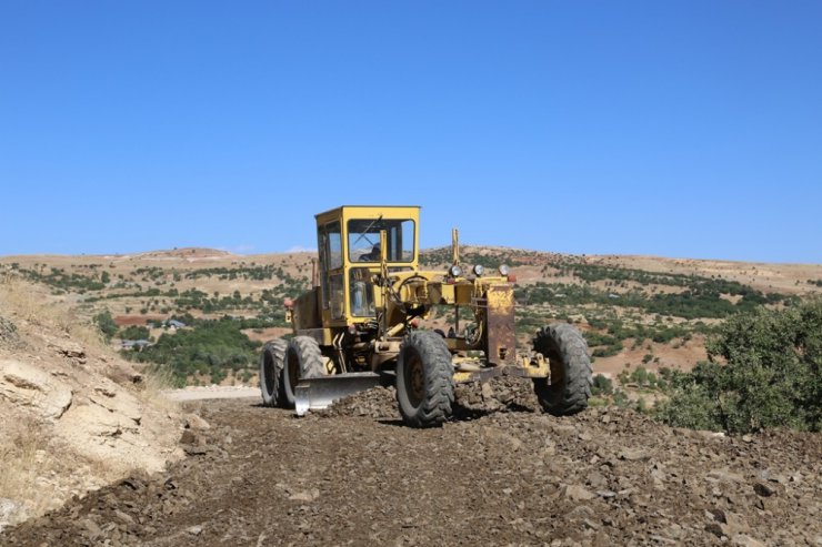 Tunceli’de köy yolları yapılıyor