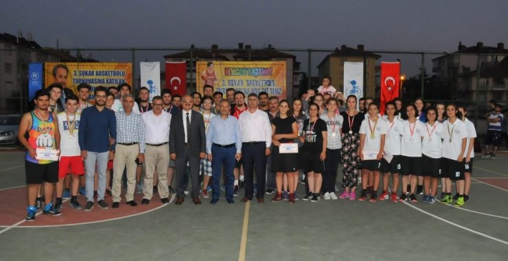 Sokak basketbolu turnuvası sona erdi