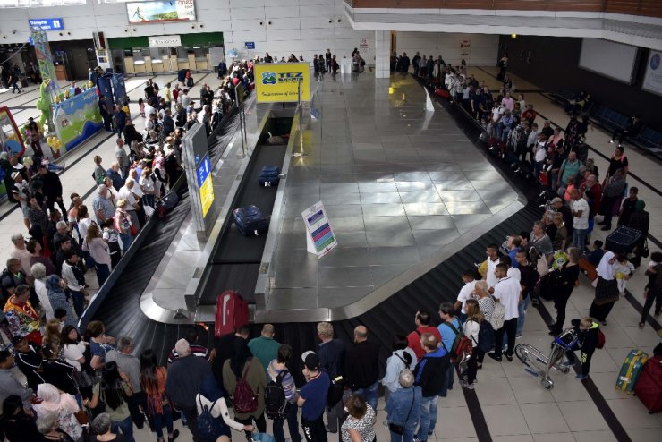 Antalya’ya gurbetçi akını