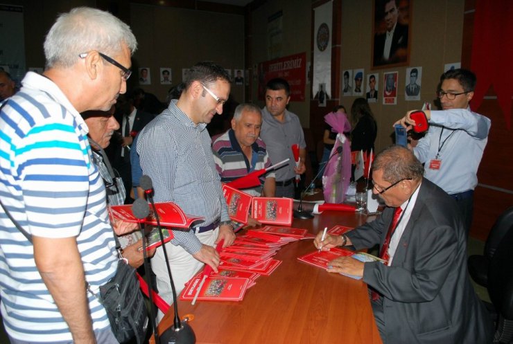 ’Şehitlerimiz’ kitabının geliri şehit aileleri derneğine bağışlanacak