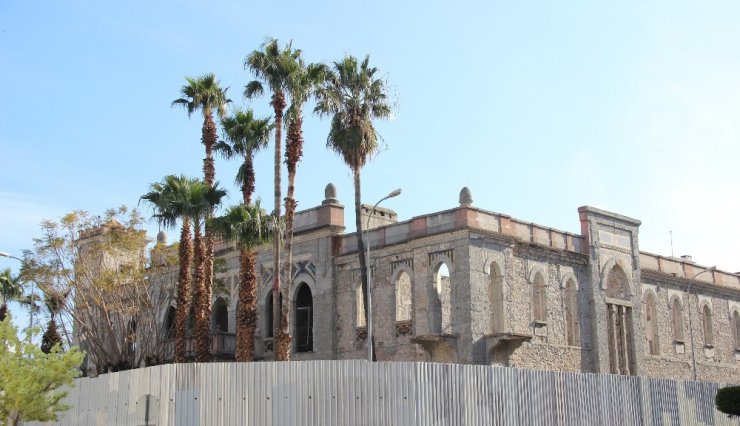 Tarihi İskenderun Adliyesi’nde restorasyon çalışmaları sürüyor