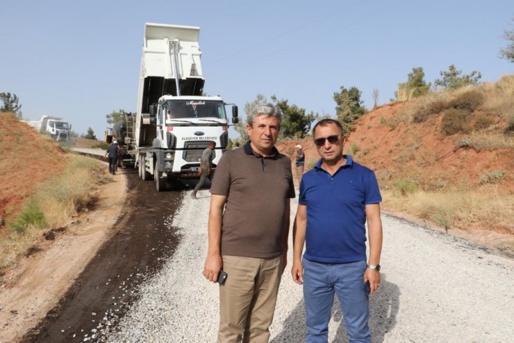 Alaşehir’deki yol çalışması 25 günde tamamlanacak