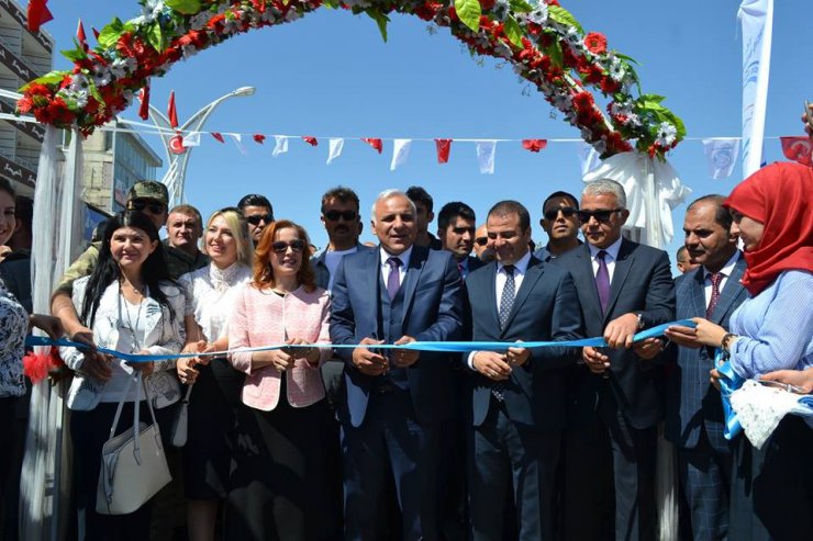 Van Valisi Zorluoğlu’nun Erciş Mesaisi Baş Döndürdü