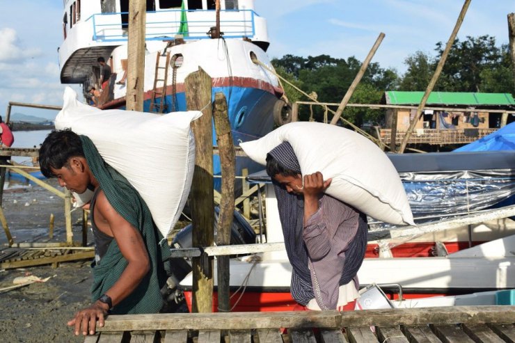 Başbakan Yardımcısı Çavuşoğlu, Arakan’a yapılan insani yardımları değerlendirdi