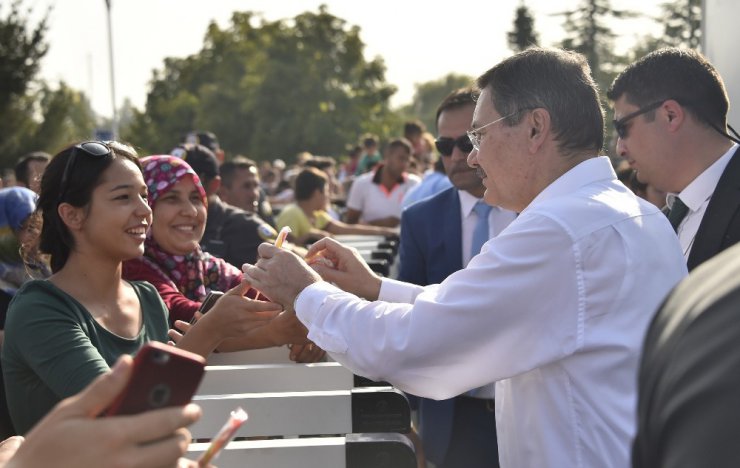 Başkan Gökçek, Mavi Göl ve Harikalar Diyarı’nda