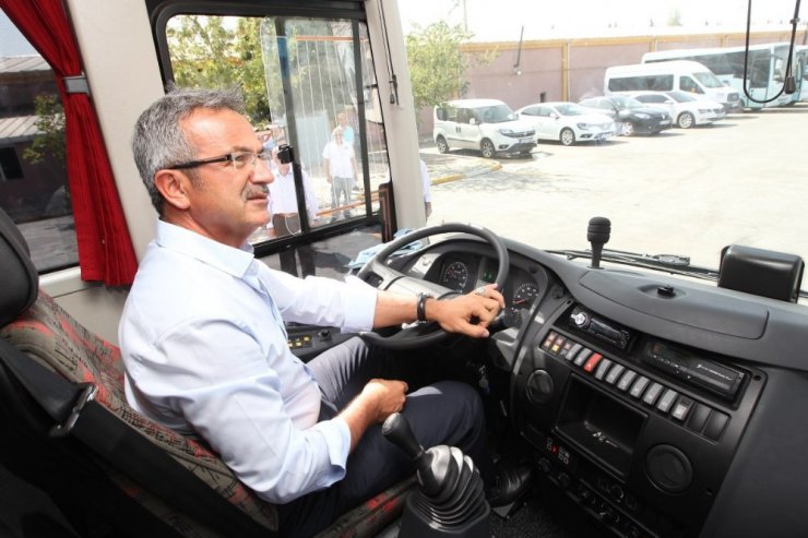 Gebze Belediyesi yeni araçlarıyla hizmete devam ediyor