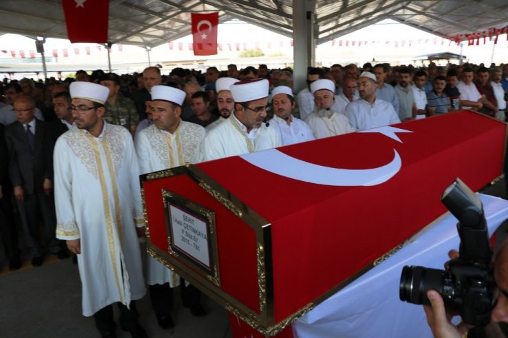 Hakkari şehidi gözyaşları içinde defnedildi