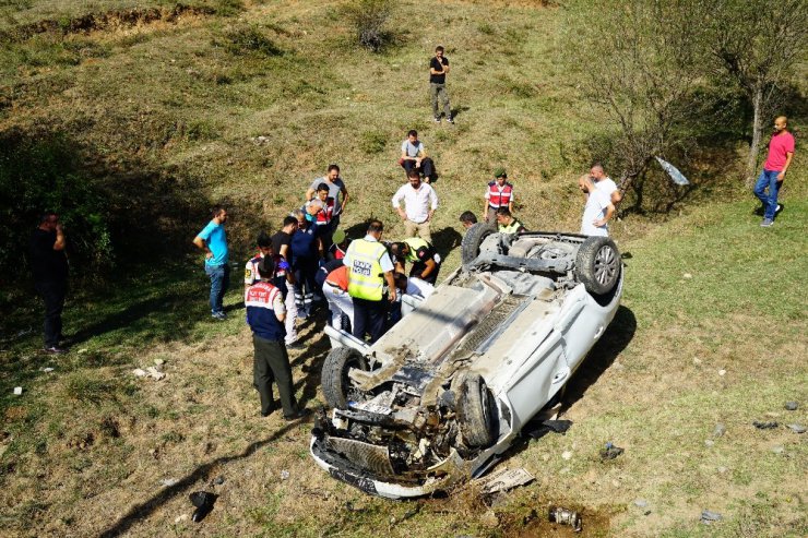 Okula giden kadın öğretmenler uçuruma yuvarlandı: 1 ölü, 2 yaralı