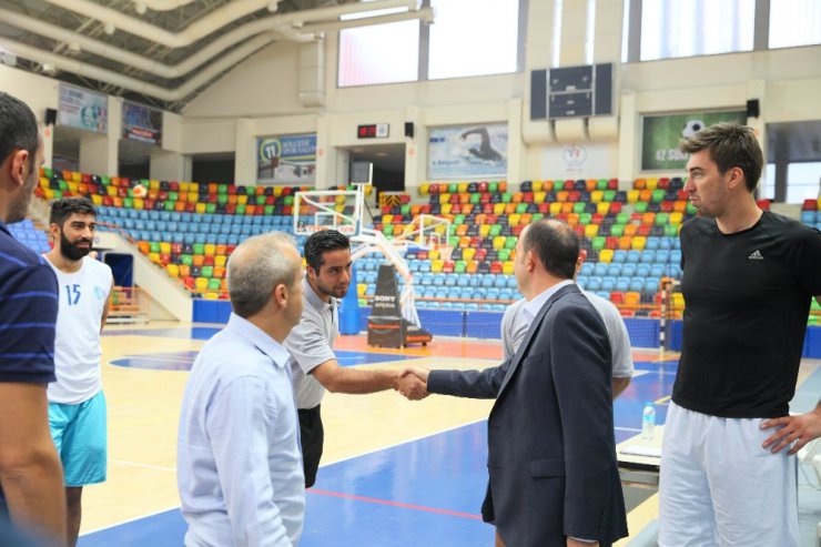 Başkan Altay’dan basketbol takımına ziyaret