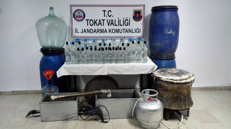 Tokat’ta sahte rakı operasyonu