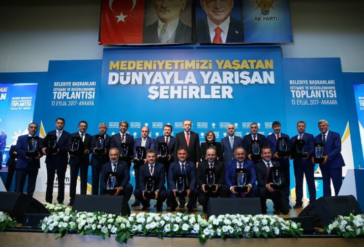 Cumhurbaşkanı Recep Tayyip Erdoğan, Yeşilyurt Belediyesini ödüllendirdi