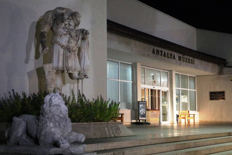 Herakles Lahdi Antalya Müzesi’ne getirildi