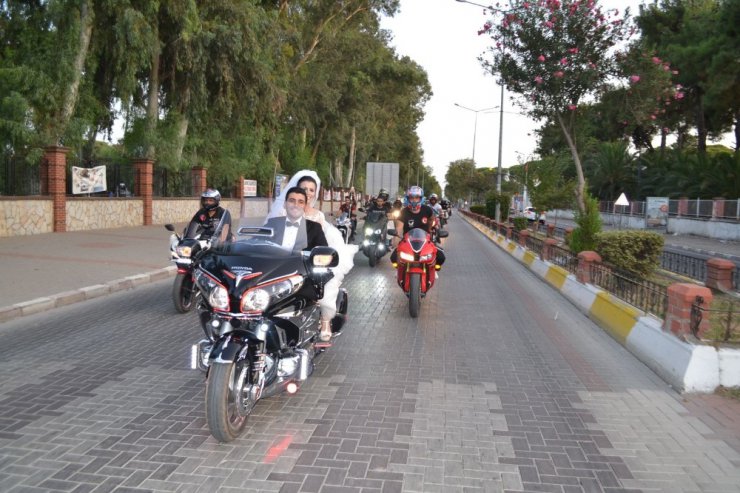 Nazilli’de motosikletli düğün konvoyu