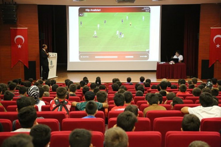 Amatör kulüp oyuncularına yeni kurallar semineri