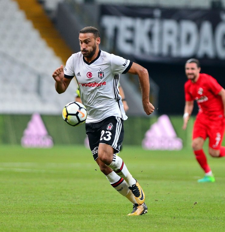 Cenk Tosun haftanın golüne aday