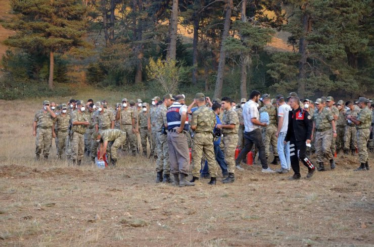 Bozüyük’te yangın alanına asker desteği