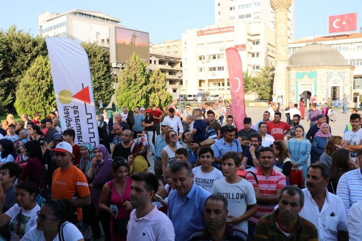 İzmir’de Maraş dondurması çılgınlığı