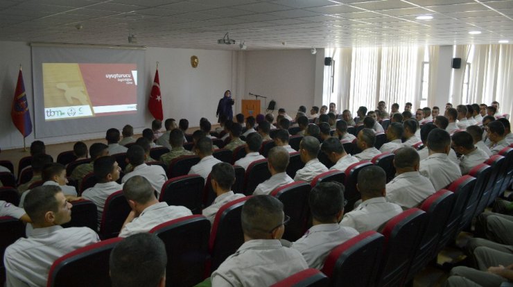 Jandarma’dan ‘Uyuşturucu ve Zararları’ konulu seminer